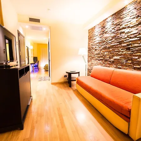 Готель Torino Wellness & 4*