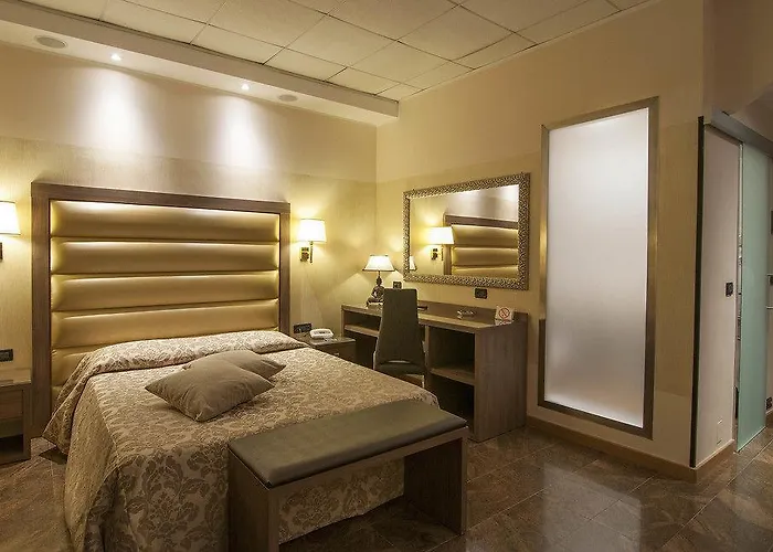 Готель Torino Wellness & 4*