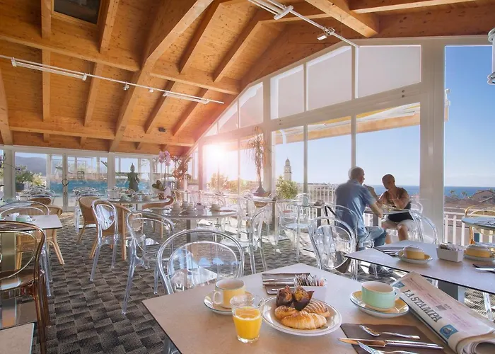 Готель Torino Wellness & 4*