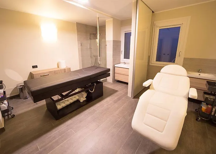 Готель Torino Wellness & Діано-Марина