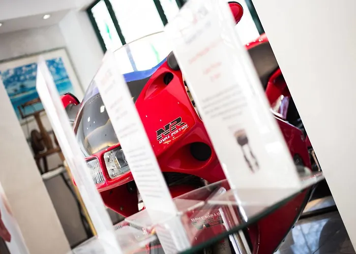 Готель Torino Wellness & 4*