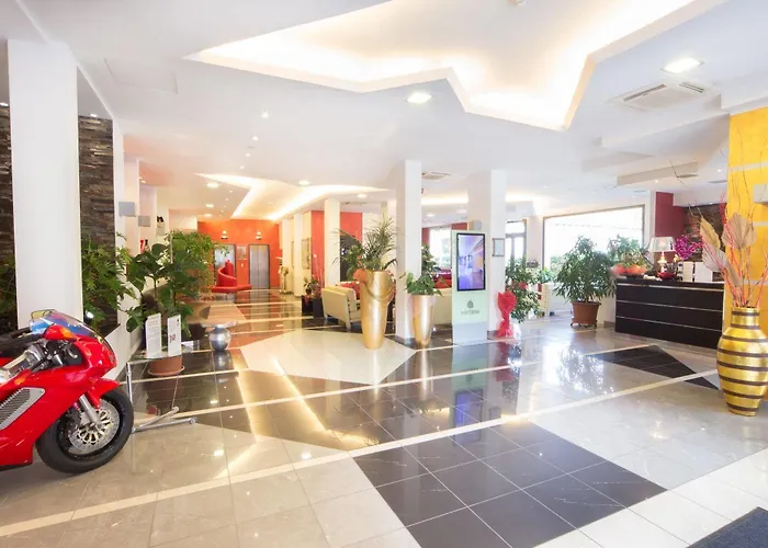 Torino Wellness & Готель