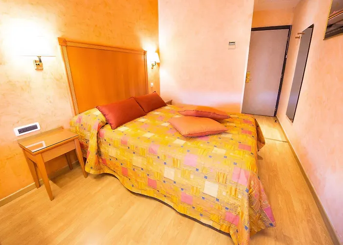 Готель Torino Wellness & 4*